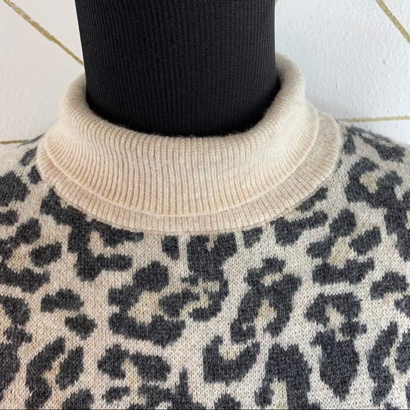 Loft Women’s Animal Print Mock Neck Wool Blend Pullover Sweater Size Small - Picture 6 of 11